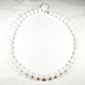White Onyx beaded necklace 18 " 250 cts
